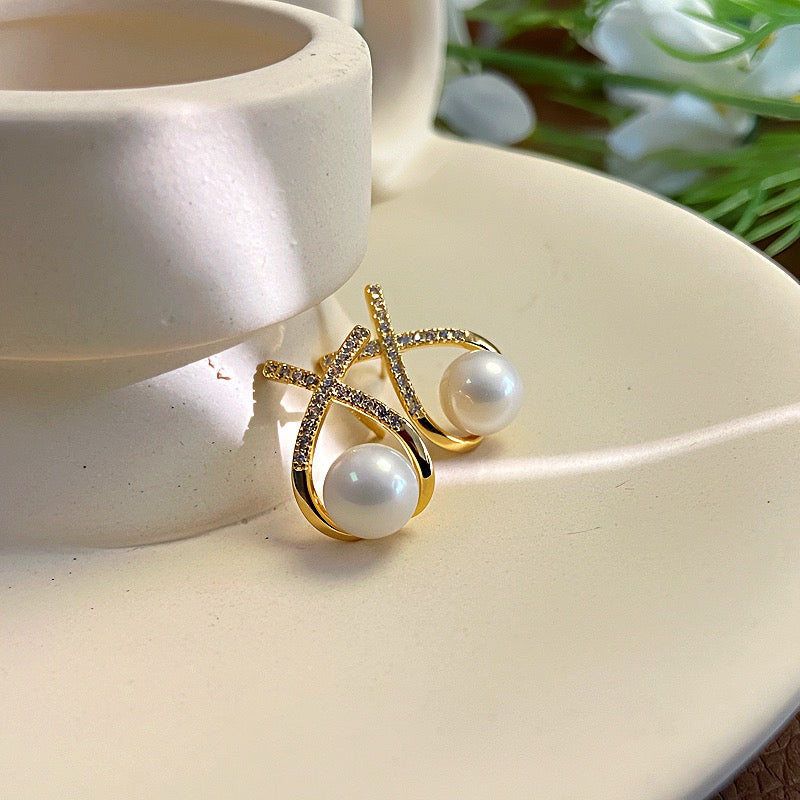 SUPER OFFER: PEARL EARRINGS (PLACED GOLD) AT 70%