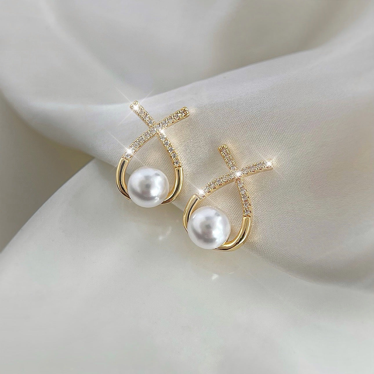 SUPER OFFER: PEARL EARRINGS (PLACED GOLD) AT 70%