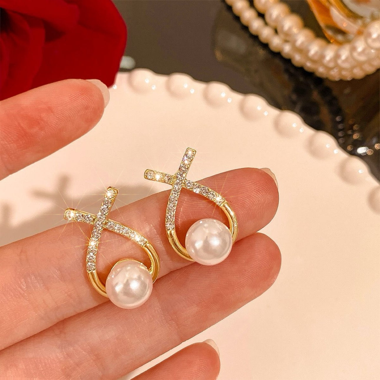 SUPER OFFER: PEARL EARRINGS (PLACED GOLD) AT 70%