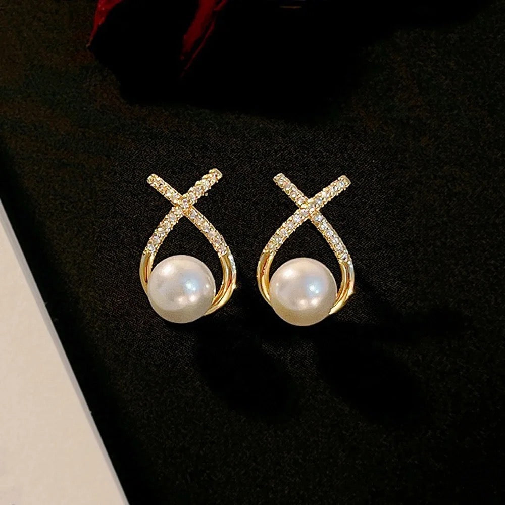 SUPER OFFER: PEARL EARRINGS (PLACED GOLD) AT 70%