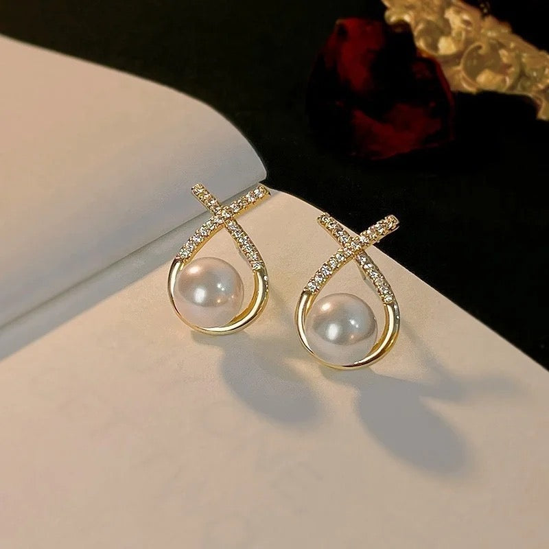 SUPER OFFER: PEARL EARRINGS (PLACED GOLD) AT 70%