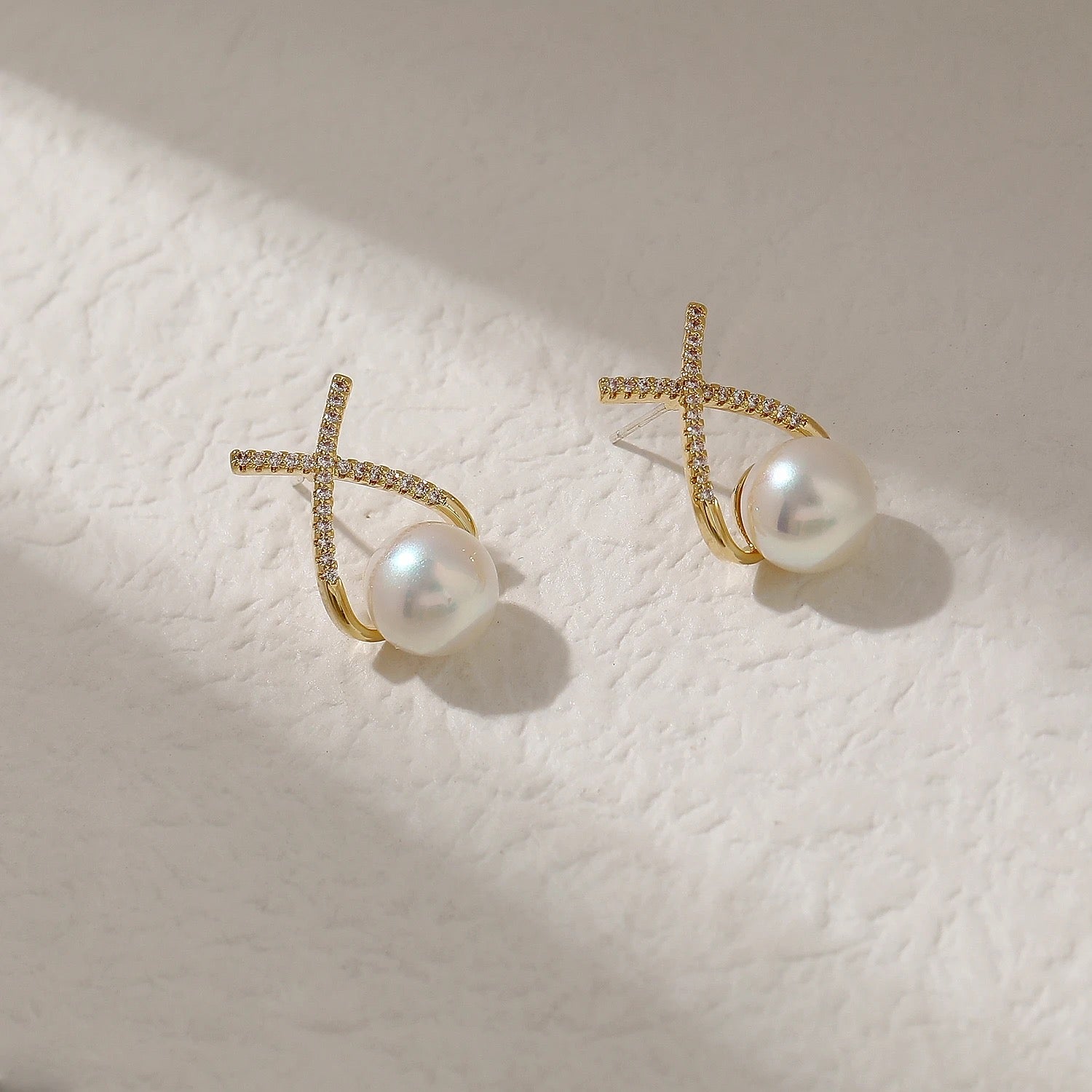 SUPER OFFER: PEARL EARRINGS (PLACED GOLD) AT 70%